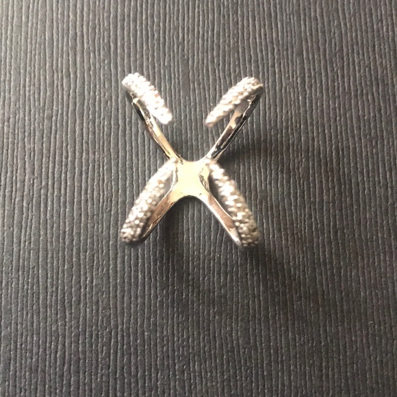 Diamond like ring adjustable - Picture 3 of 4